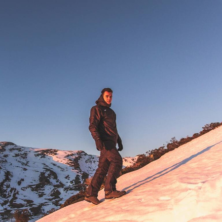 Spodnie Joma Cervino 100929.100 czarne ocieplane spodnie dresowe idealne w czasie użytkowania na co dzień jak i w czasie treningu