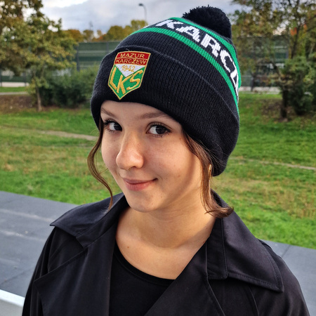 Czapka ONZE zimowa z wywinięciem i pomponem