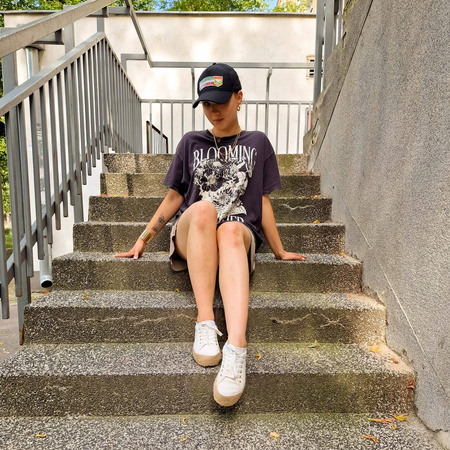 Czapka z daszkiem typu trucker