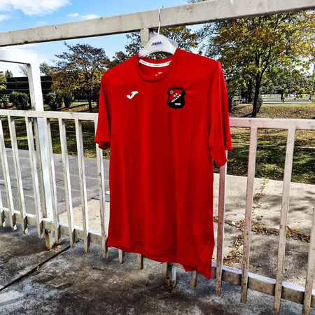 Koszulka treningowa JOMA VULCAN – herb żakardowy, napis na plecach, oddychający materiał, personalizowana