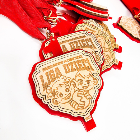 Medal z drewna i pleksi personalizowany – grawerowany laserowo