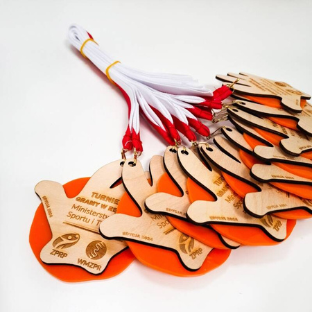 Medal z drewna i pleksi personalizowany – grawerowany laserowo