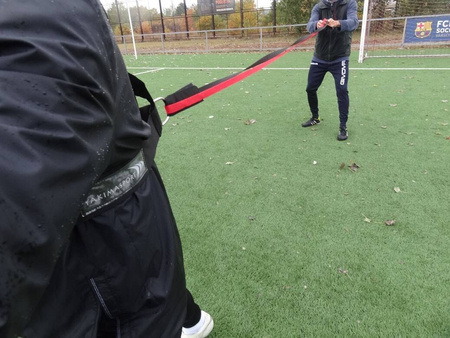 Pas do treningu szybkościowego na uwolnienie YAKIMA 100180 – oporowa taśma do poprawy siły i dynamiki