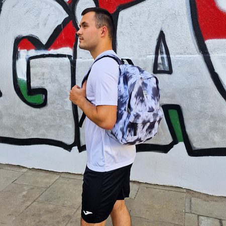 Zestaw szkolny JOMA – strój na WF dla ucznia z zapasową koszulką i plecakiem w biało-czarnych barwach