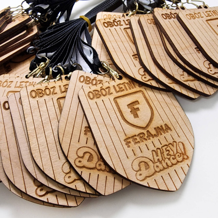 Medal drewniany personalizowany - grawerowany laserowo