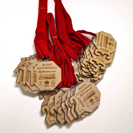 Medal drewniany personalizowany - grawerowany laserowo