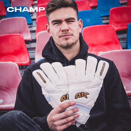 Rękawice 4Keepers Champ Gold VII RF2G junior z płynem do czyszczenia rękawic gratis - białe rękawice bramkarskie w rozmiarach juniorskich