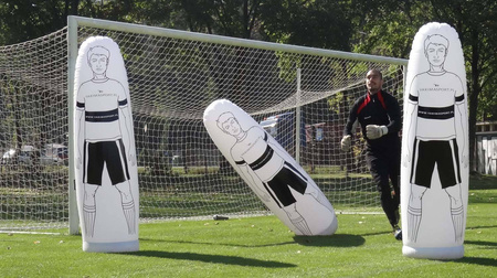 Mur dmuchany samowstający Yakima Senior – postać do treningu piłkarskiego 205 cm, samowstający mur do rozgrywek i treningów