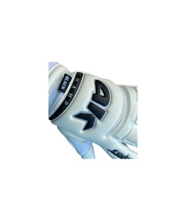 Rękawice 4Keepers Champ Black VI RF2G z płynem do czyszczenia - technologia Super Soft Grip, krój Roll Finger 2nd Gen, elegancka biel