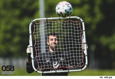 Rebounder Mini dla trenera bramkarzy Yakima – mobilny rebounder treningowy 80x80 cm, 3 kg, do poprawy techniki bramkarzy