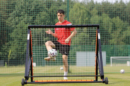 Rebounder PRO Y-station – rama z siatką do treningu bramkarzy i zawodników