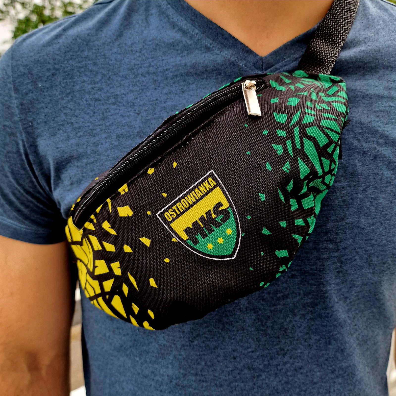 Saszetka nerka ONZE – materiał