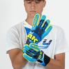 Rękawice 4KEEPERS NEO LIGA NC Junior z płynem do czyszczenia - technologia AQUA ADHESIVE+ GRIP i nowoczesna niebieska kolorystyka z limonkowymi akcentami