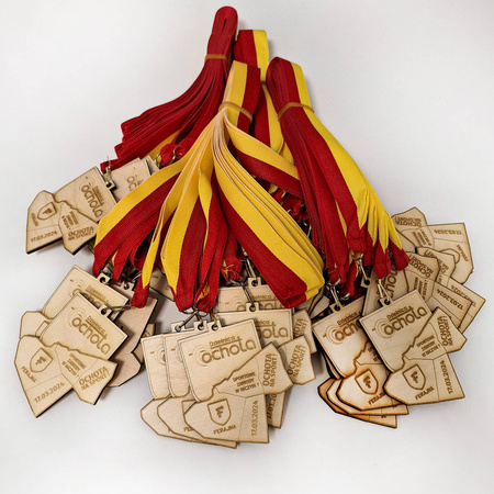 Medal drewniany personalizowany - grawerowany laserowo