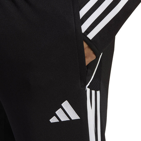 Spodnie Adidas TIRO23 HS7230 czarno-białe piłkarskie spodnie dresowe idealne w czasie użytkowania na co dzień jak i w czasie treningu