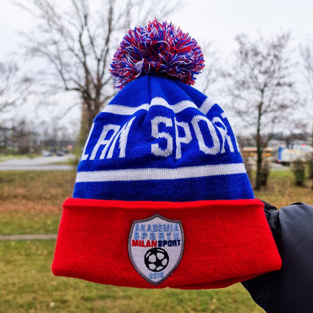 Czapka ONZE zimowa z wywinięciem i pomponem