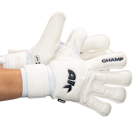 Rękawice 4Keepers Champ Black VII RF2G junior z płynem do czyszczenia - rękawice juniorskie na naturalne boiska