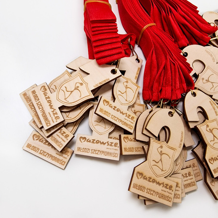 Medal drewniany personalizowany - grawerowany laserowo