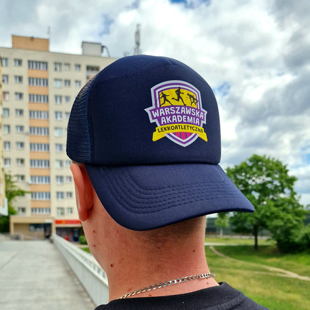 Czapka z daszkiem typu trucker