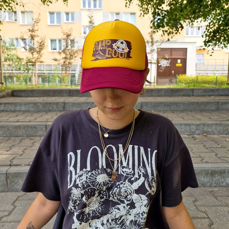 Czapka z daszkiem typu trucker