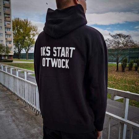 Bluza OKS START OTWOCK czarna – bawełniana kangurka z herbem żakardowym i nazwą klubu dla kibiców, personalizowana