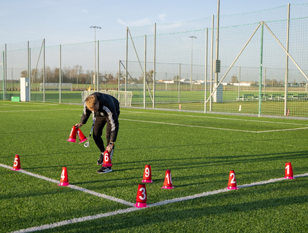 Numery na pachołki treningowe YAKIMA 10 sztuk – zestaw koszulek na pachołki o wysokościach 23 cm i 38 cm