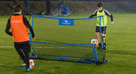 Rebounder Yakima Galaxy – składany rebounder treningowy do piłki nożnej