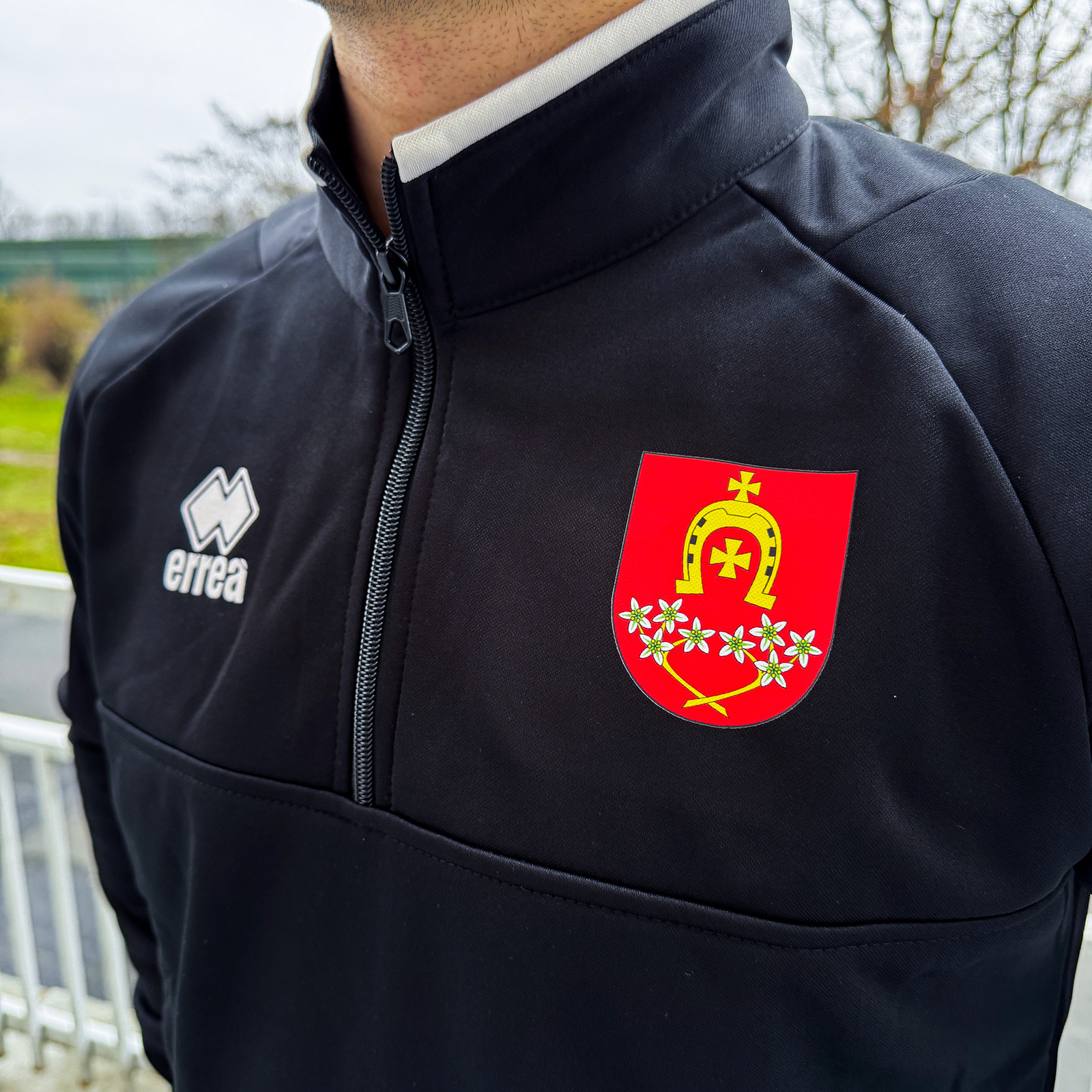 Bluza treningowa LUKS Czerwin czarna - herb