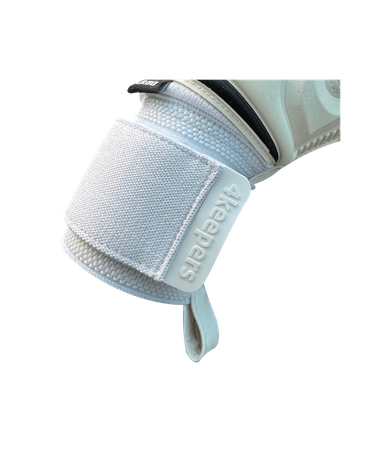 Rękawice 4Keepers Champ Carbo VI RF2G Strap z płynem do czyszczenia - technologia Pro Reflex Grip, krój Roll Finger 2nd Gen, wykończenie Carbo