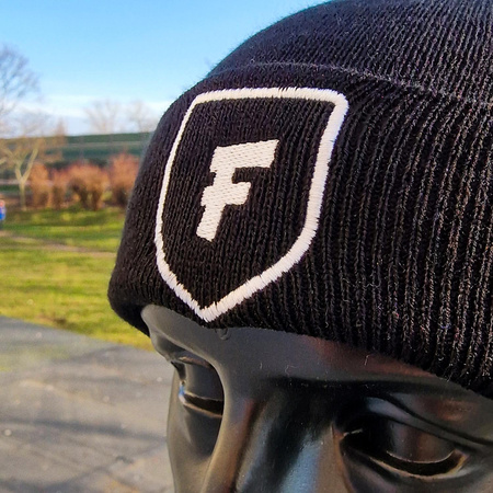 Czapka ONZE zimowa z wywinięciem i haftem