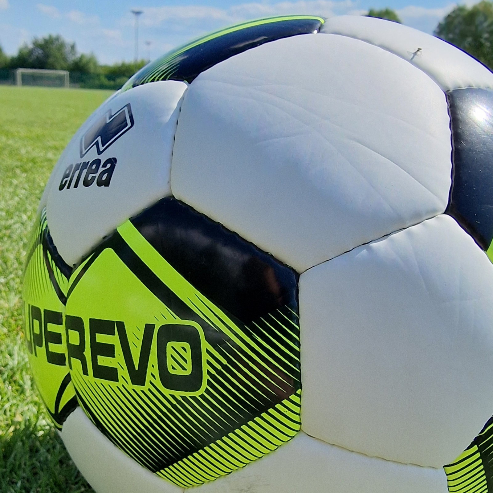 Errea Super Evo - wygodne prowadzenie