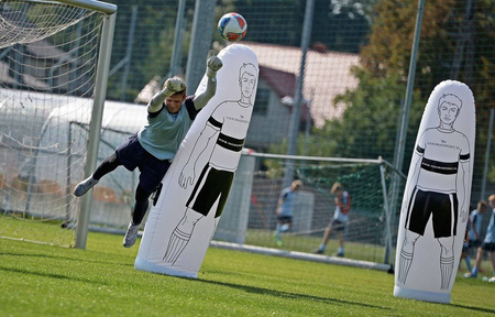 Mur dmuchany samowstający Yakima Senior – postać do treningu piłkarskiego 205 cm, samowstający mur do rozgrywek i treningów