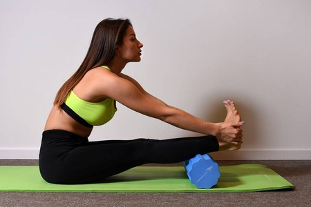 Wałek do masażu wyżłobiony Yakima – roller do automasażu mięśniowo-powięziowego 45 cm przed treningiem