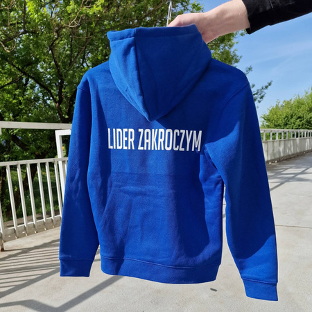 Bluza z kapturem LIDER ZAKROCZYM – bawełniana kangurka z herbem żakardowym i nazwą klubu na plecach, personalizowana dla kibiców