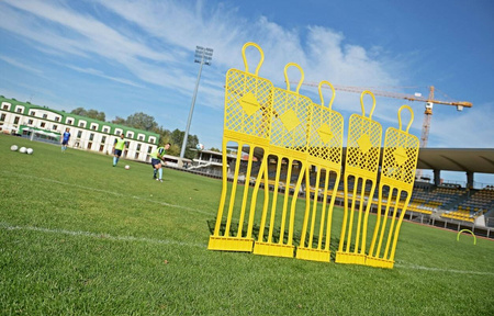 Mur piłkarski YAKIMA Elite 180 cm niebieski 100759 – profesjonalny mur treningowy do stałych fragmentów gry