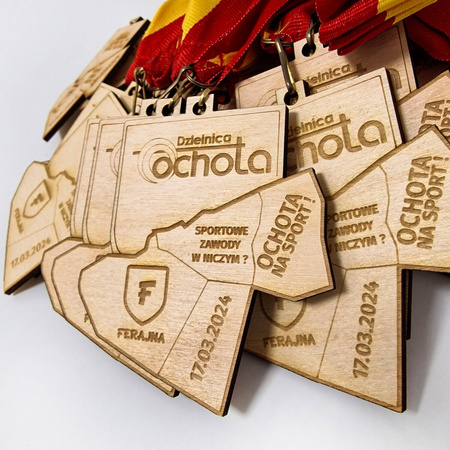 Medal drewniany personalizowany - grawerowany laserowo