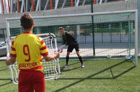 Rebounder Mini dla trenera bramkarzy Yakima – mobilny rebounder treningowy 80x80 cm, 3 kg, do poprawy techniki bramkarzy