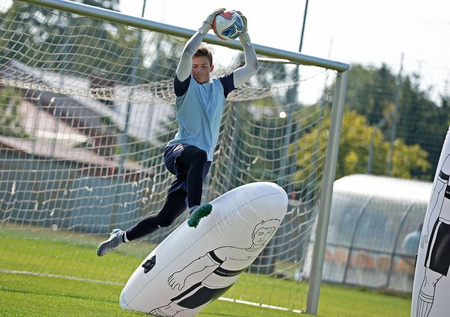 Mur dmuchany samowstający Yakima Senior – postać do treningu piłkarskiego 205 cm, samowstający mur do rozgrywek i treningów