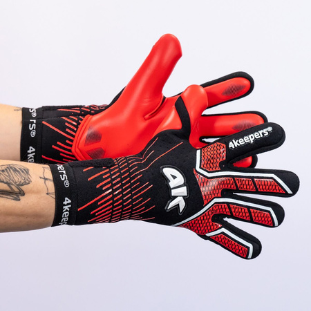 Rękawice 4KEEPERS NEO VIPER NC Junior z płynem do czyszczenia - technologia SUPER SOFT GRIP i nowoczesna czerwono-czarna kolorystyka