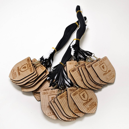 Medal drewniany personalizowany - grawerowany laserowo