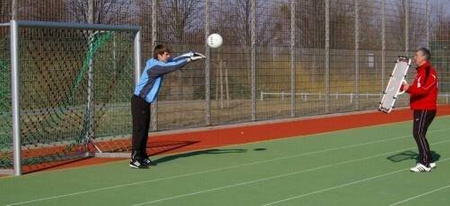 Rebounder Mini dla trenera bramkarzy Yakima – mobilny rebounder treningowy 80x80 cm, 3 kg, do poprawy techniki bramkarzy