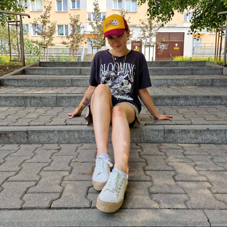 Czapka z daszkiem typu trucker