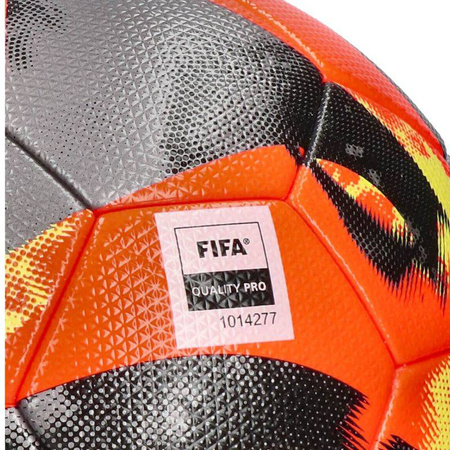 Piłka adidas Tiro23 PRO Winter IB2241 5 - idealne rozwiązanie do gry na śniegu