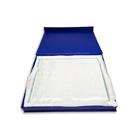 Szkło BI CR.006 180x240 z personalizacją + etui niebieskie – elegancka tabliczka szklana na wyróżnienia