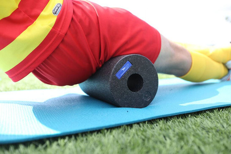 Roller do masażu płaski czarny – wałek EPP do automasażu i regeneracji mięśni