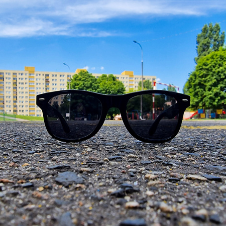 Okulary przeciwsłoneczne z nazwą Twojego klubu