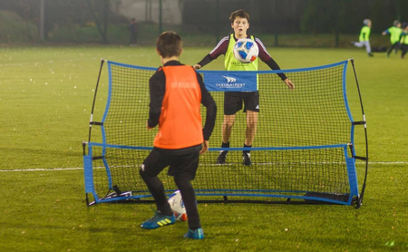 Rebounder Yakima Galaxy – składany rebounder treningowy do piłki nożnej