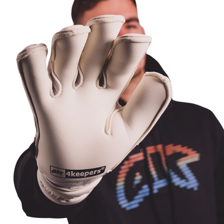 Rękawice 4Keepers Champ Gold VII RF2G junior z płynem do czyszczenia rękawic gratis - białe rękawice bramkarskie w rozmiarach juniorskich