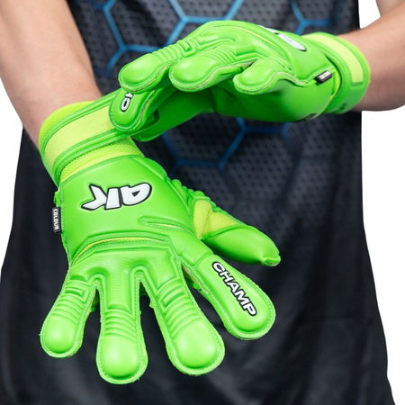 Rękawice 4Keepers Champ Colour Green VII RF2G z darmowym płynem do czyszczenia rękawic - wyróżniające się rękawice bramkarskie