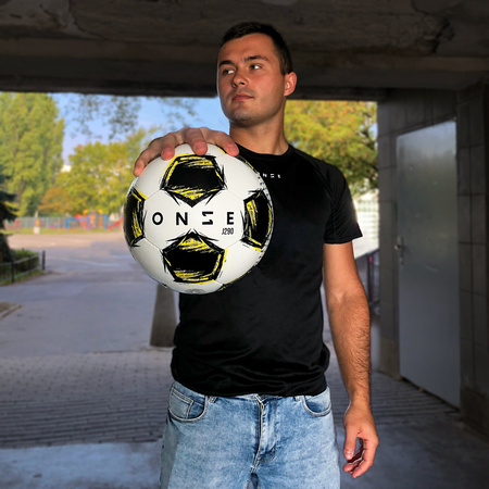 Piłka ONZE ULTRALIGHT J290 AP11 – juniorska piłka dla zawodników AP11 o wadze 280-300g